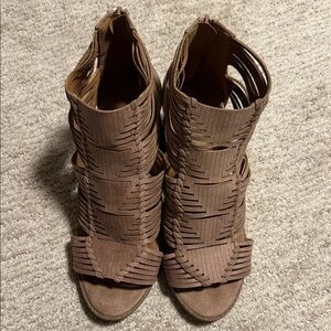 Qupid Tan Woven Heeled Sandals Size 7.5‎